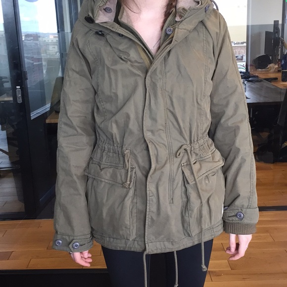 Aritzia TNA Coat - Picture 2 of 5